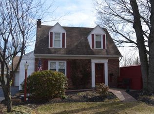 2251 Manor Ridge Dr, Lancaster, PA 17603