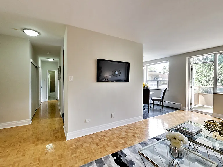 42 Glen Elm Ave #206 — Photo 53