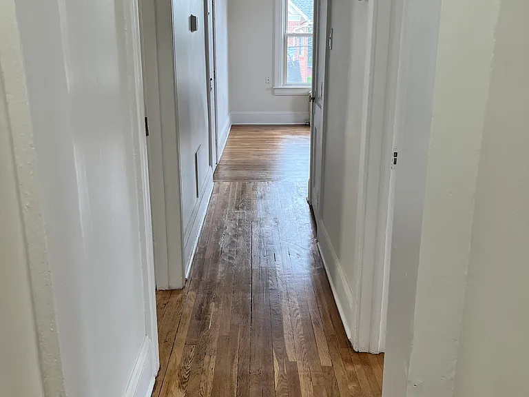 324 Broadway #1/2 — Photo 7