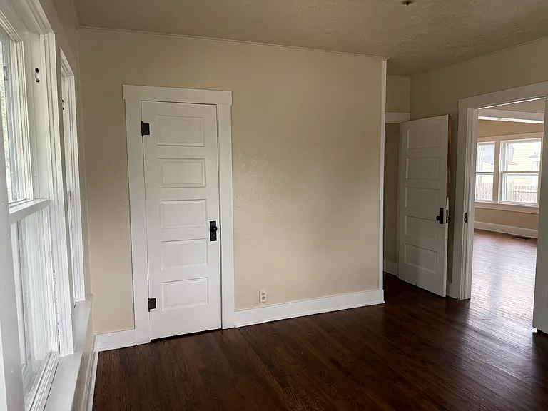 418 N Crawford Ave — Photo 24