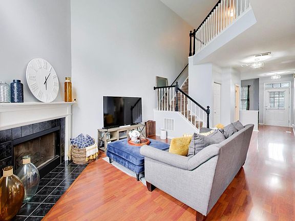 3rd image of 1267 Arapaho Ct