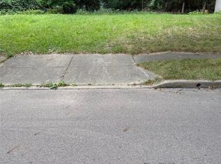 116 Charles St, Akron, OH 44304