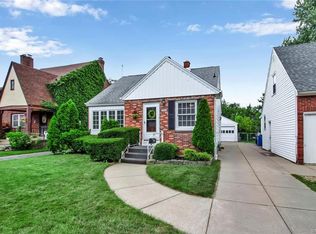 418 Grover Cleveland Hwy, Amherst, NY 14226