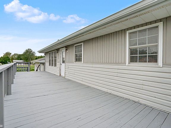 3rd image of 1431 Primrose Rd