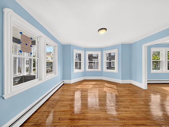 2nd image of 124 Mill St