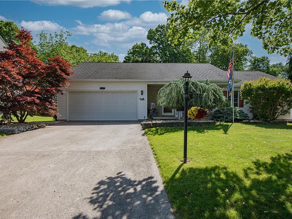 1st image of 3200 Applewood Dr