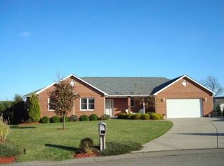 122 Spring Ridge Dr, Butler, PA 16001