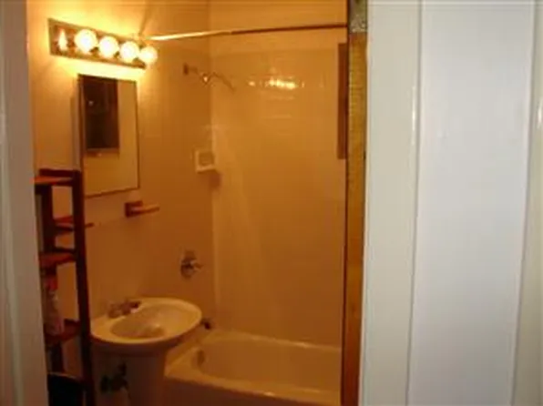 732 W 2nd St, Riviera Beach, FL 33404