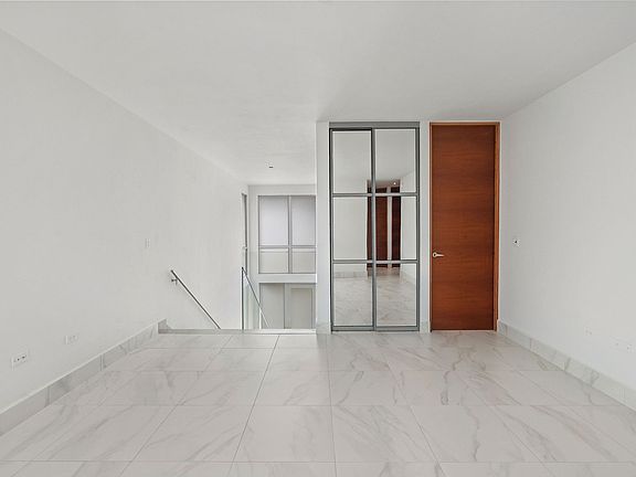4th image of 155 Chelsea