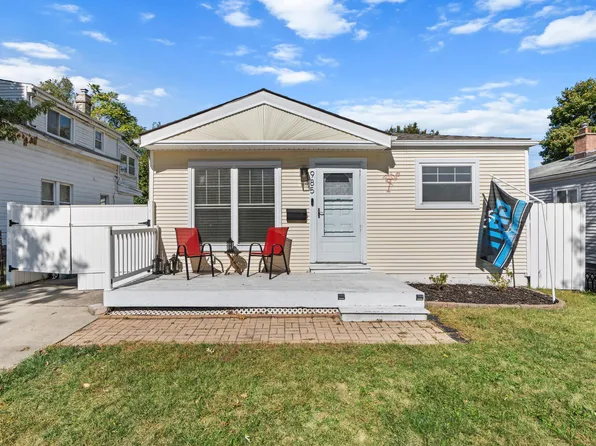 985 E Jarvis Ave, Hazel Park, MI 48030