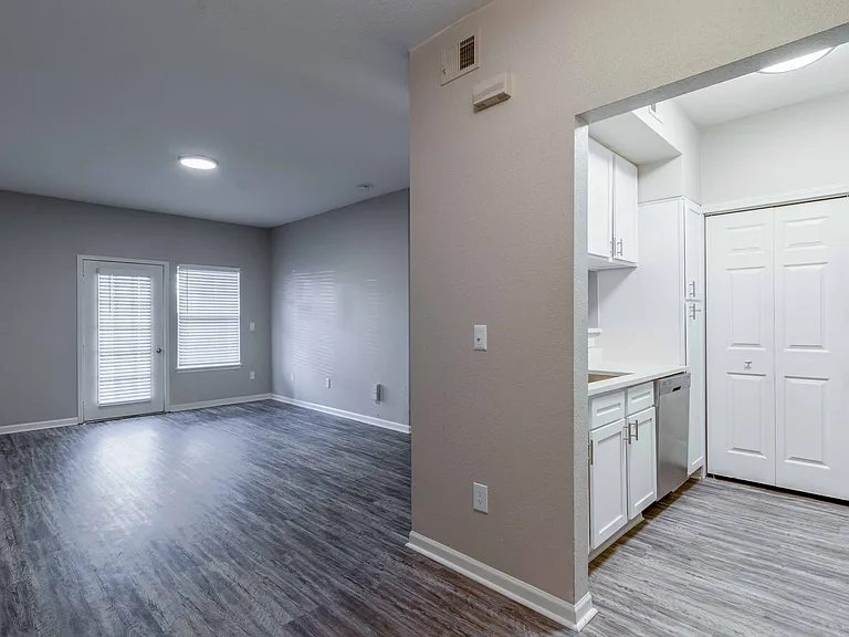 Wild Oak Apartments — Photo 5