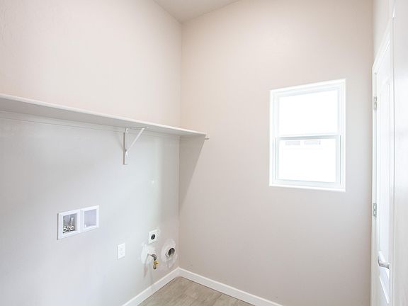 2nd image of 7796 Enchanted Nest Ln