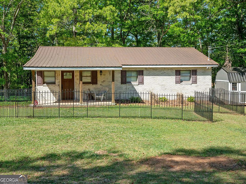 1st image of 202 Forest Cir