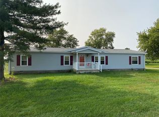 1575 Robin Rd, Mulberry Grove, IL 62262