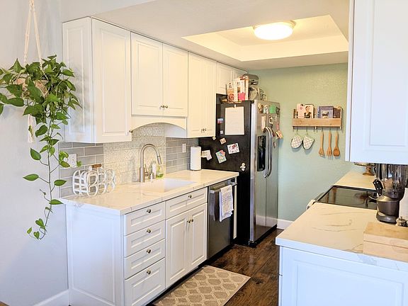 5th image of 2828 Famosa Blvd Unit 304