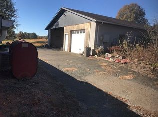 610 Pratt Rd, Dobson, NC 27017