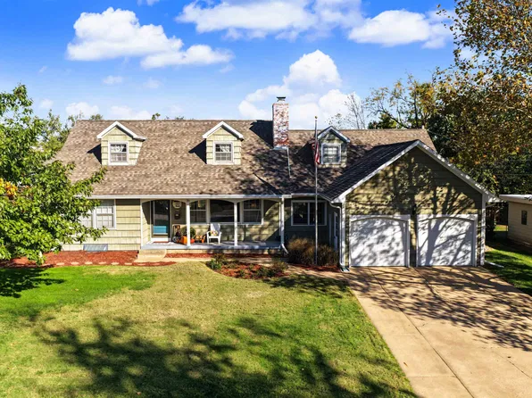 35 Crestview Dr, Salina, KS 67401