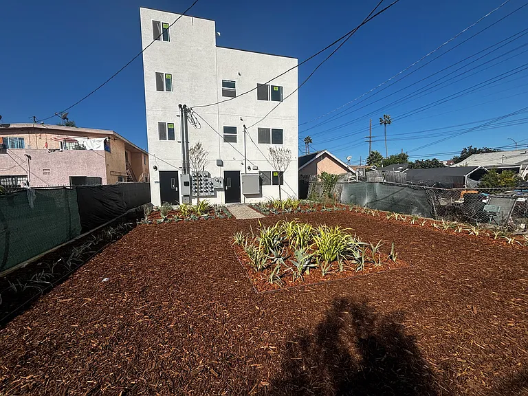 6012 10th Ave #204 — Photo 8