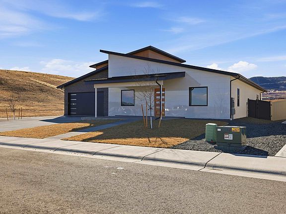 3rd image of 3119 Palmer Dr