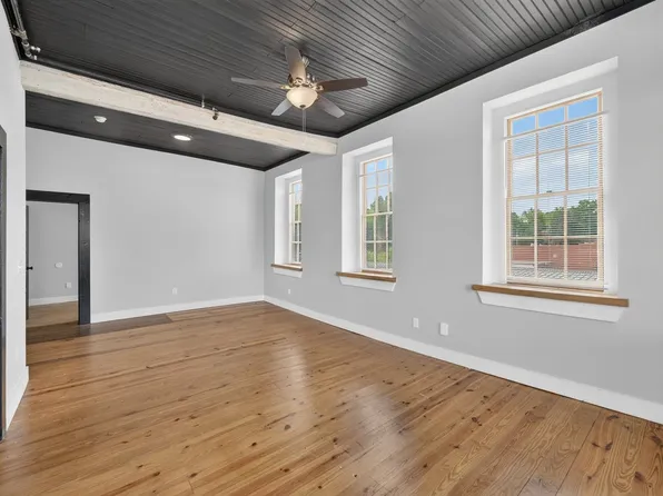 202 S Main St, Warrenton, NC