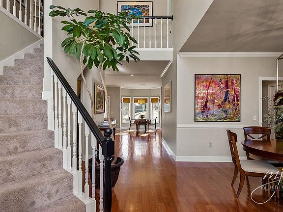 5th image of 2363 E Victoria Ln