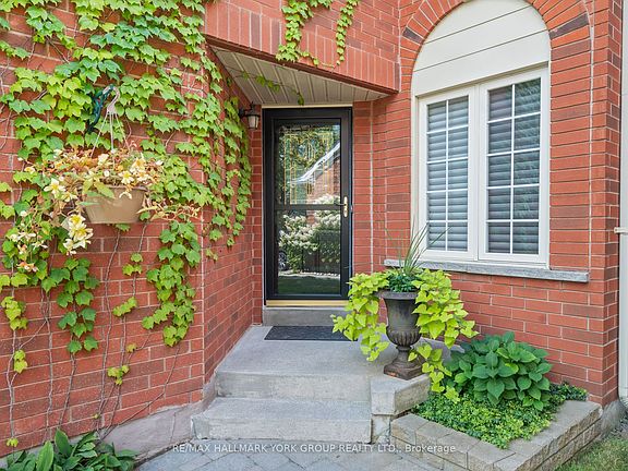 4th image of 18 Rush Rd