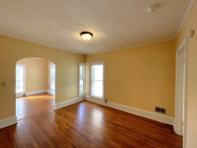 110-112 Elm St #112B — Photo 6