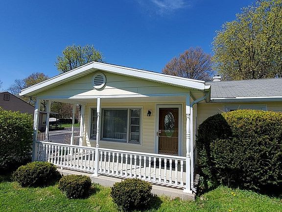 2nd image of 3806 Wildwood Dr