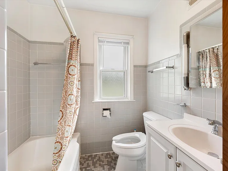 429 S Stratford Ave — Photo 18