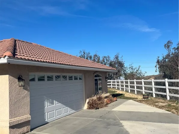 6750 Oak Hill Rd, Oak Hills, CA 92344