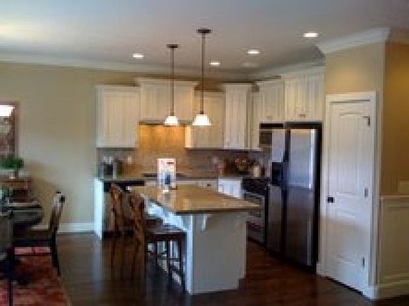 5th image of 4411 Angle Pond Dr