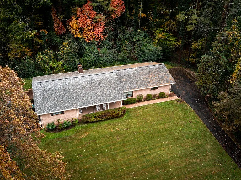 102 Arbor Ln — Photo 48