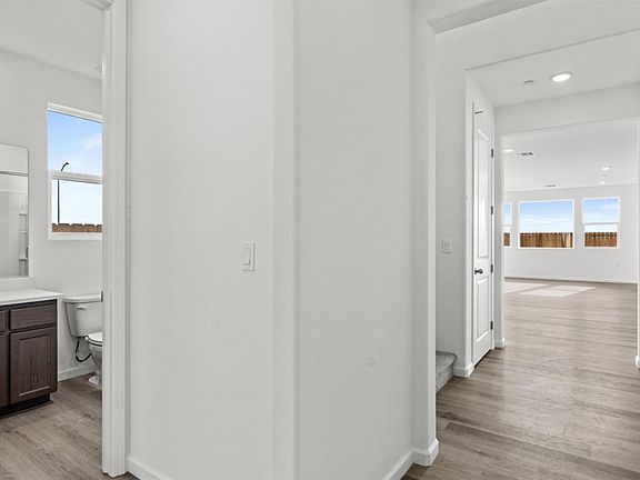 5th image of 12854 Eagle Lake Avenue
