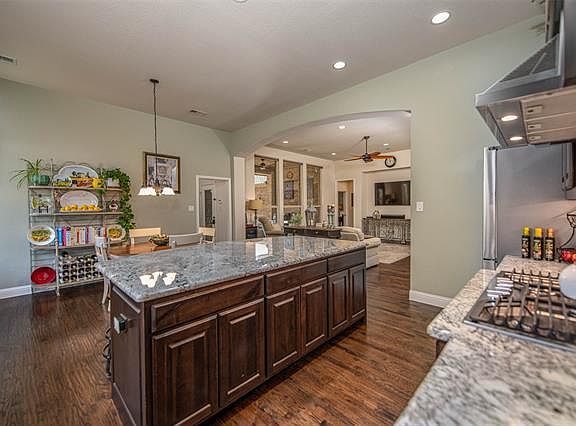 5th image of 7506 Spruce Ln
