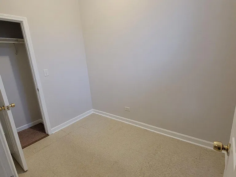 1827 S May St #2R — Photo 8