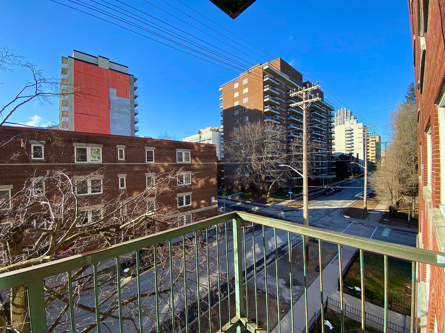 Sadler's Court Apartments — Photo 3