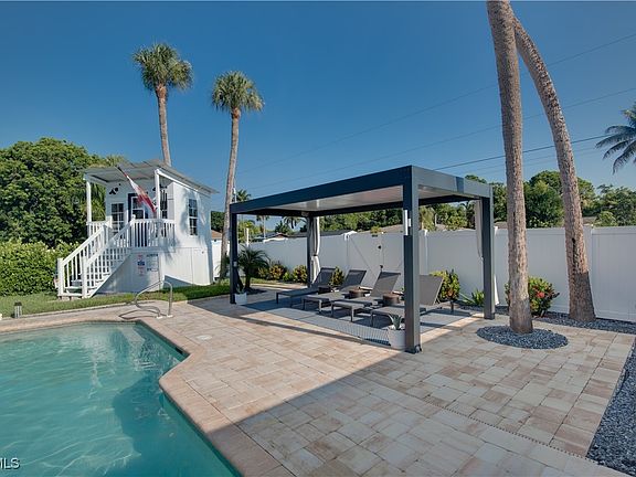 5th image of 84 Cardinal Dr