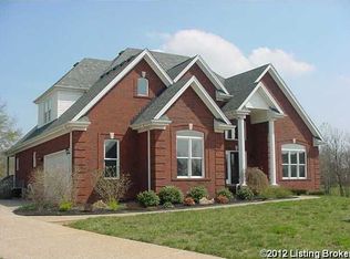 956 Willow Creek Ln, Louisville, KY 40245