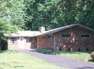 9910 Pinehurst Ave, Fairfax, VA 22030