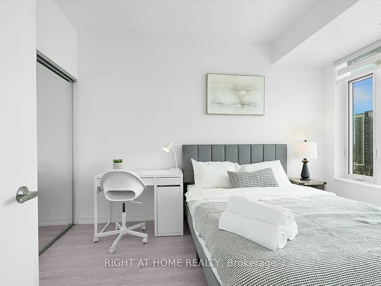 2485 Eglinton Ave W #1401 — Photo 25