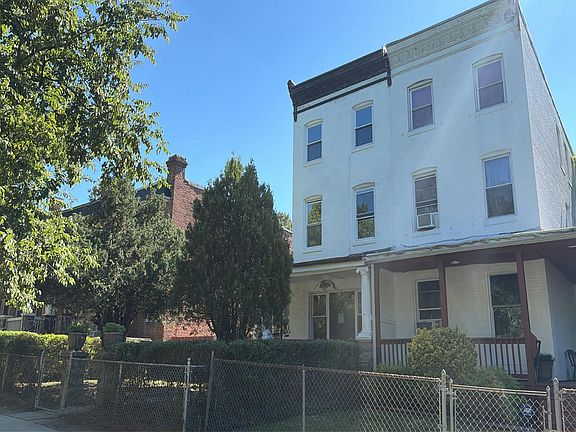 2nd image of 131 S Augusta Ave