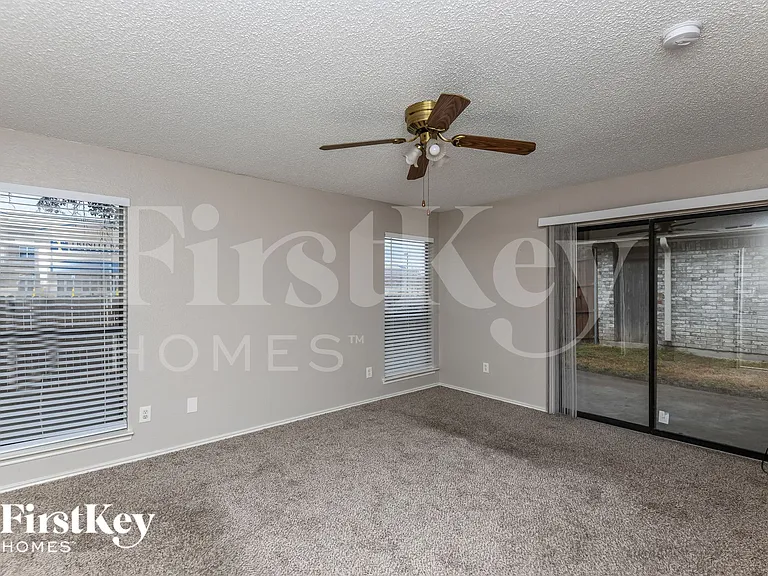 4213 Amy Dr — Photo 9