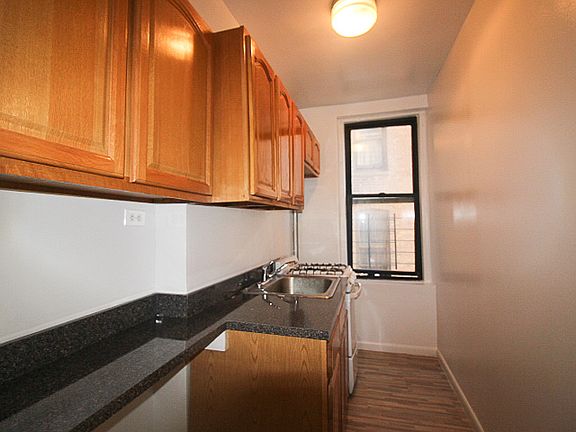 3rd image of 1185 Morris Ave APT 4G