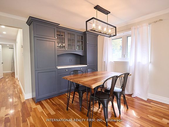 5th image of 2292 Devon Rd