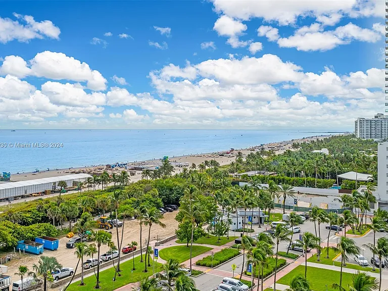 2201 Collins Ave #1010 — Photo 4