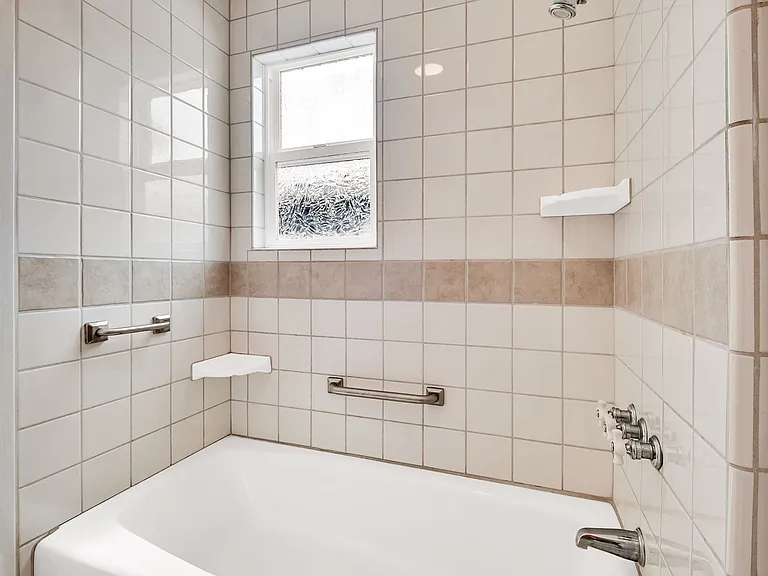 1536 Bonnie Brae St — Photo 21