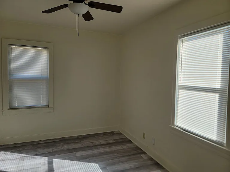 351 W I St — Photo 8