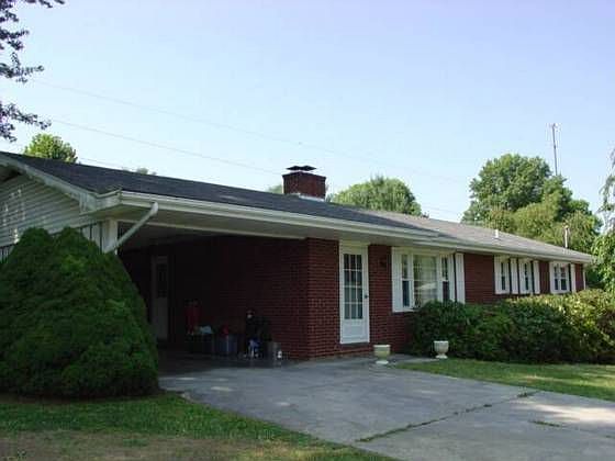 1st image of 860 Falcon Dr