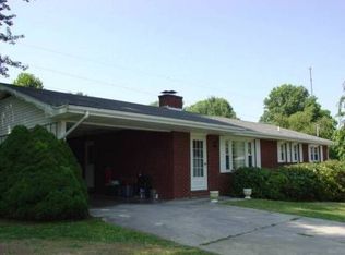860 Falcon Dr, Abingdon, VA 24210