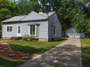 6242 Crossview Rd, Seven Hills, OH 44131